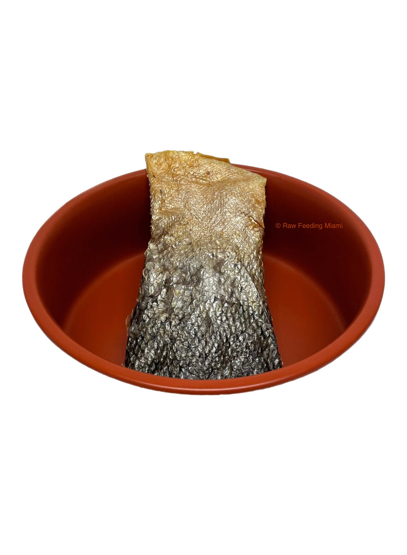 Dehydrated Salmon Skin Rolls